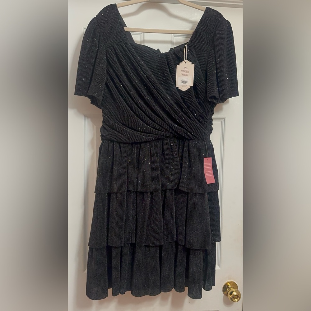 Ivy City Co Kyla Black Sparkle Tiered Mini Dress